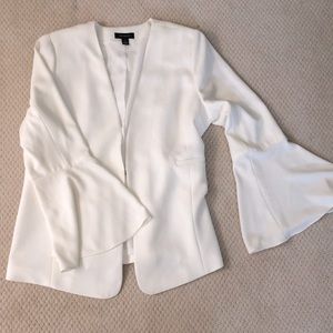 XL white bell-sleeve blazer